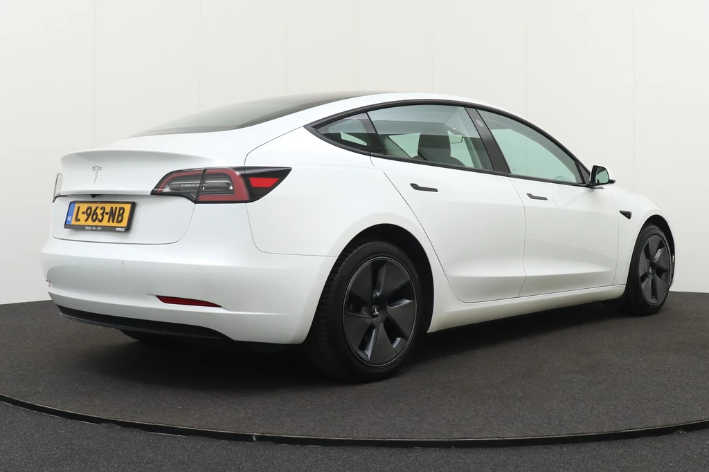 Tesla Model 3 – foto 4