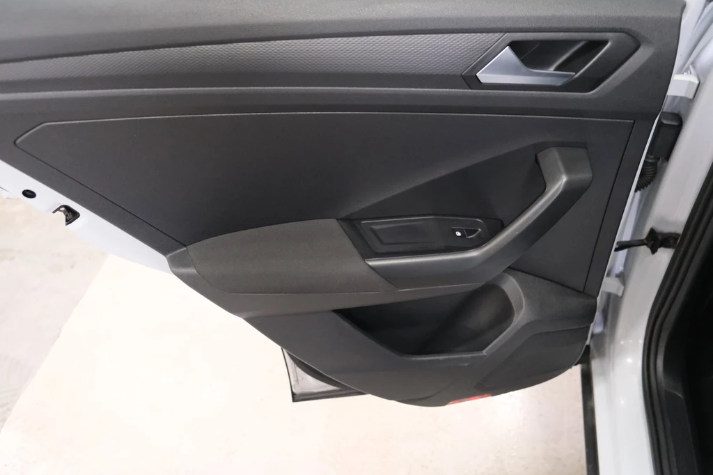Volkswagen T-Roc – foto 8
