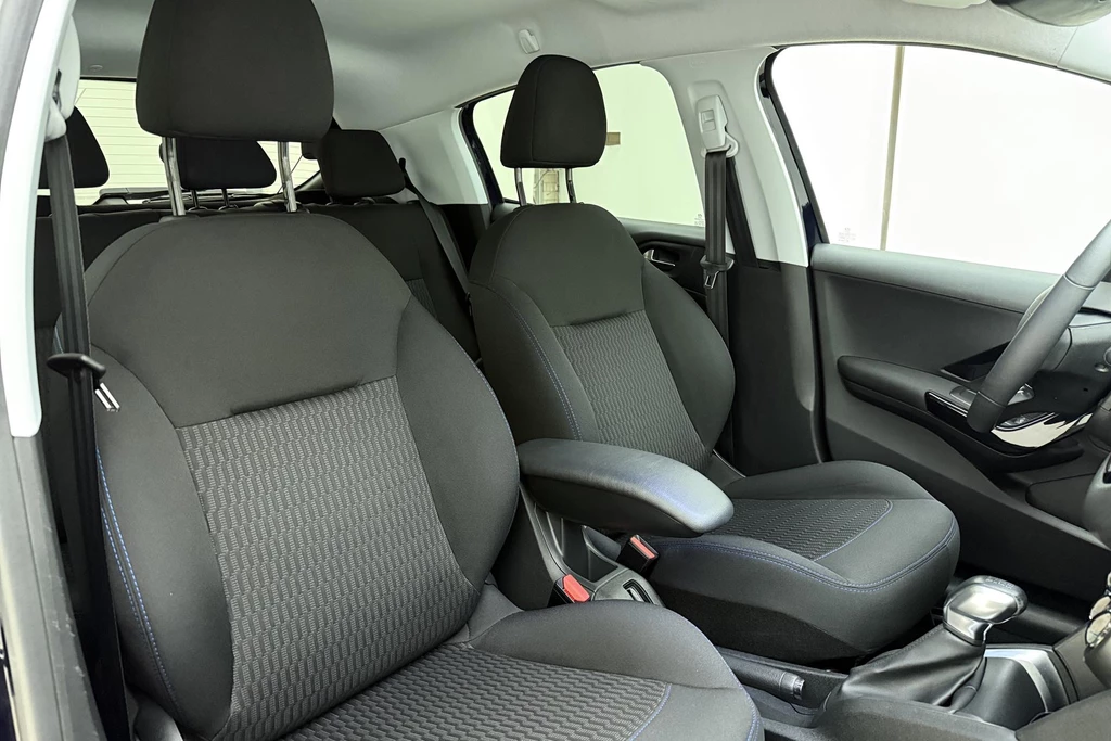 Peugeot 208 – foto 13