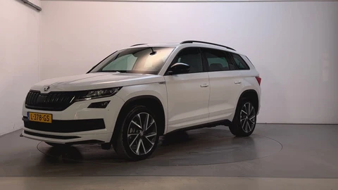 Skoda Kodiaq 1.5 TSI Sportline Business 7p. Panoramadak Alcantara Stoelverwarming Camera DAB+