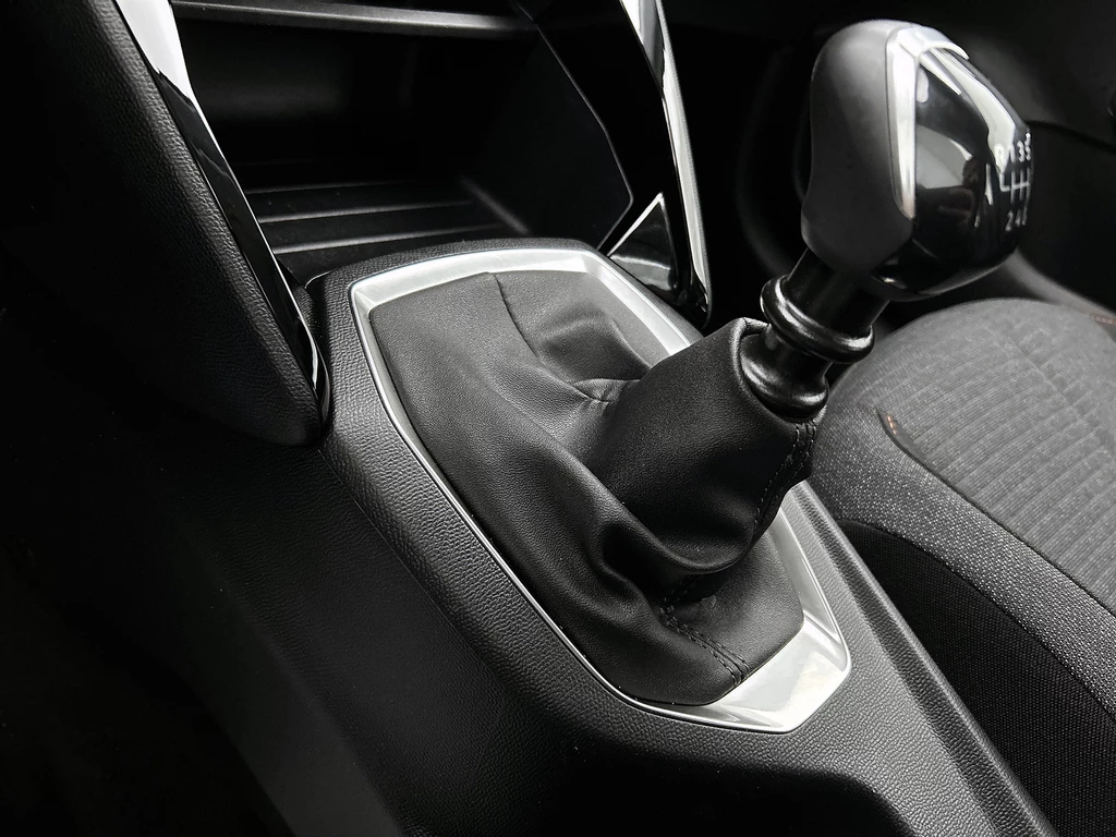 Peugeot 208 – foto 12