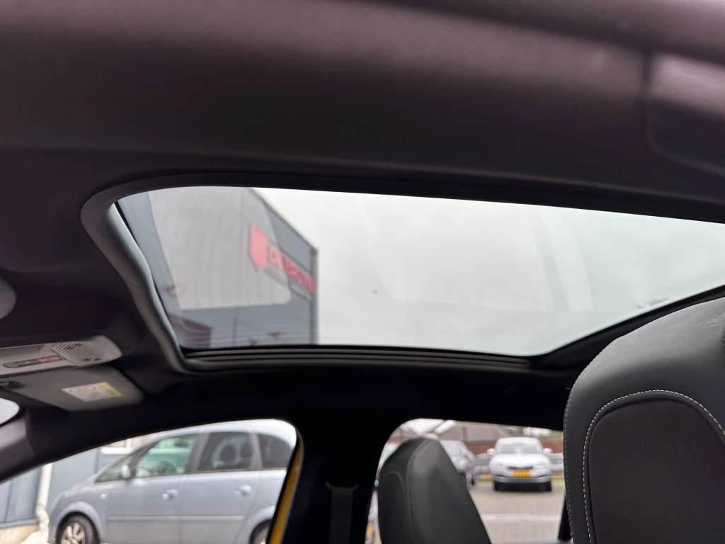Peugeot 208 – foto 11