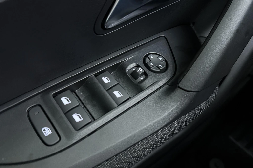 Peugeot e-2008 – foto 17