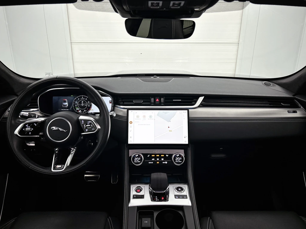 Jaguar F-PACE – foto 21