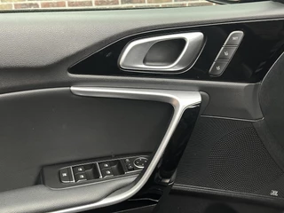 Kia ProCeed – thumbnail 26