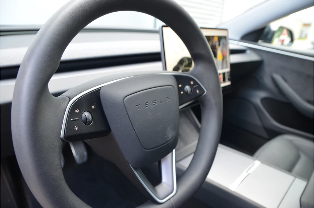 Tesla Model 3 – foto 16