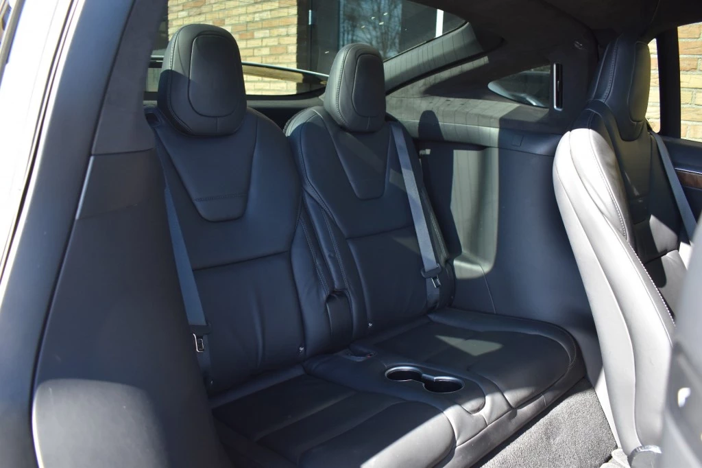 Tesla Model X – foto 14