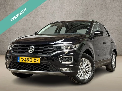 Volkswagen T-Roc 1.0 TSI Sport (PANORAMADAK, VIRTUAL COCKPIT, APPLE CARPLAY, GROOT NAVI, LED KOPLAMPEN, SPORTSTOELEN, ADAPTIVE CRUISE, PARKEERSENSOREN, NIEUWE APK, NIEUWSTAAT)