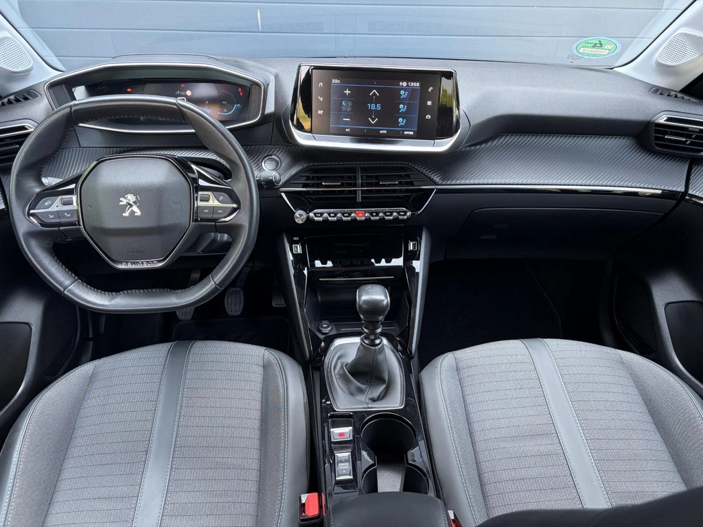Peugeot 208 – foto 10