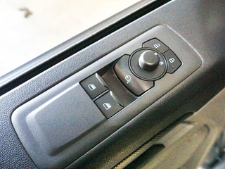 Ford Transit Custom – thumbnail 21