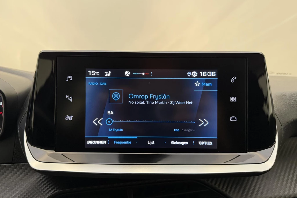 Peugeot 208 – foto 18