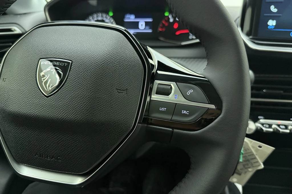 Peugeot 208 – foto 18