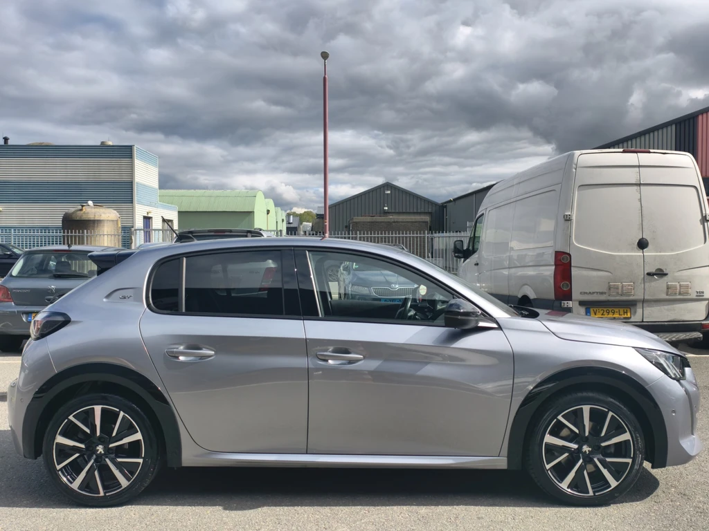 Peugeot 208 – foto 6