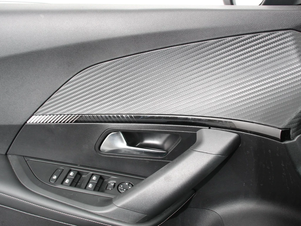 Peugeot e-2008 – foto 18
