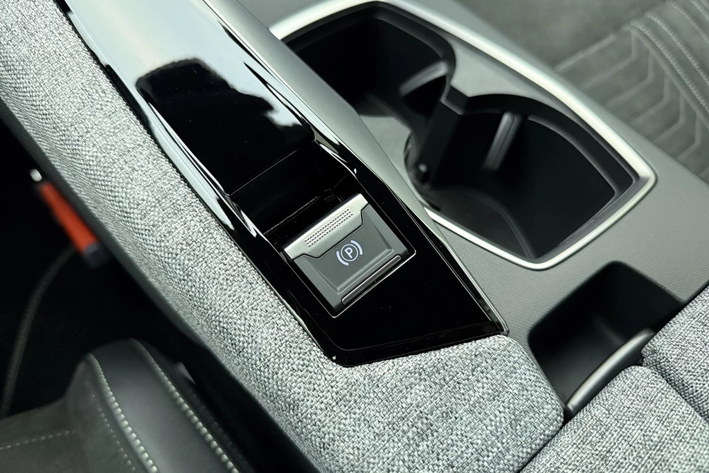 Peugeot e-3008 – foto 37