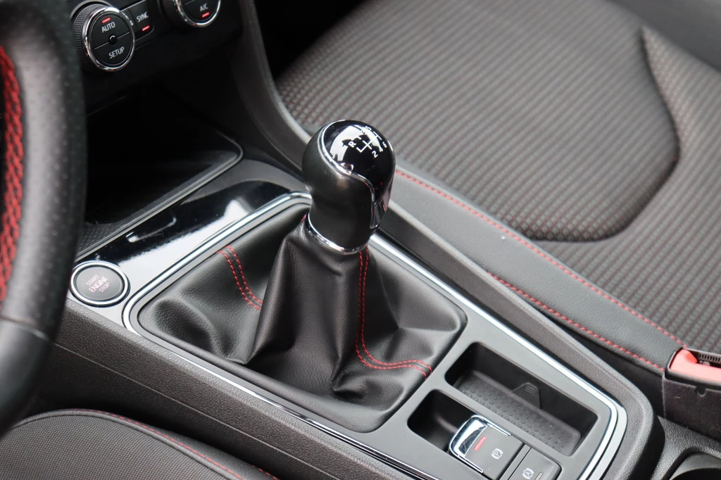 SEAT Leon – foto 16