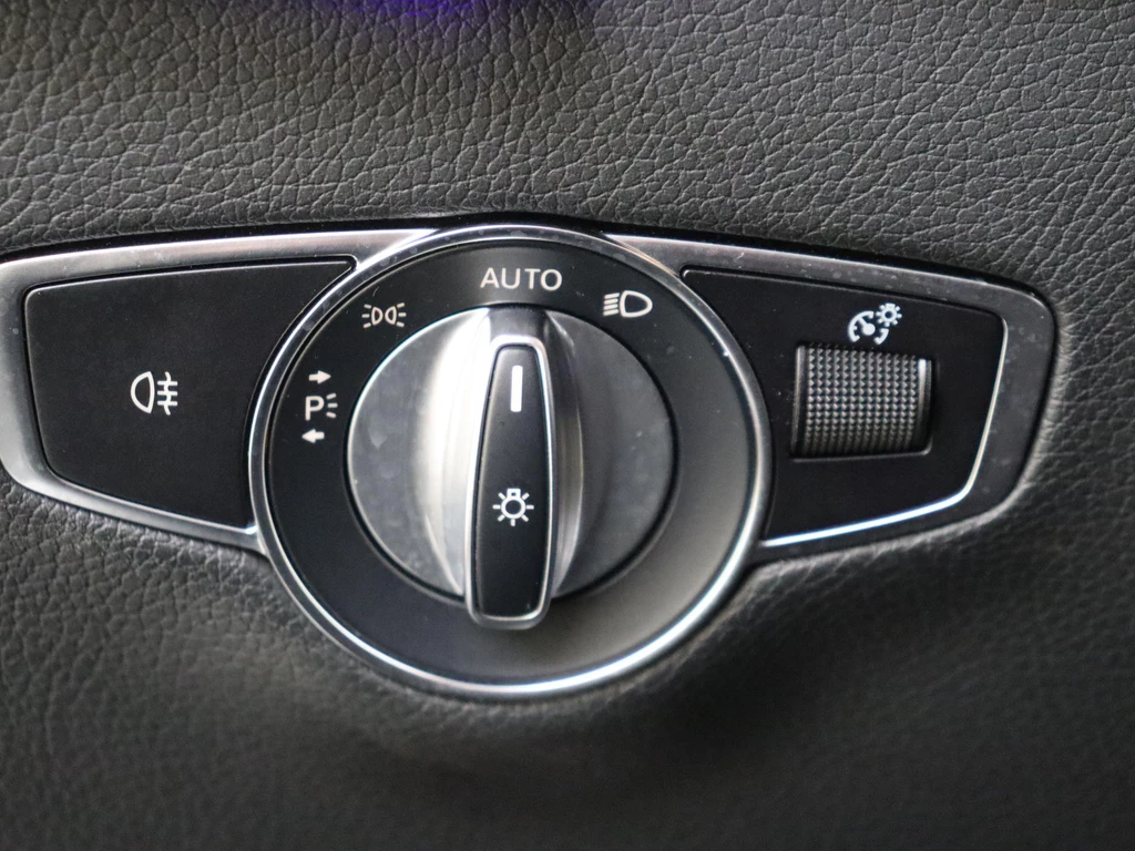 Mercedes-Benz EQC – foto 26