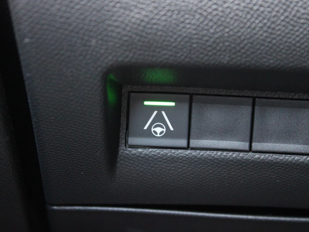 Peugeot 208 – foto 24