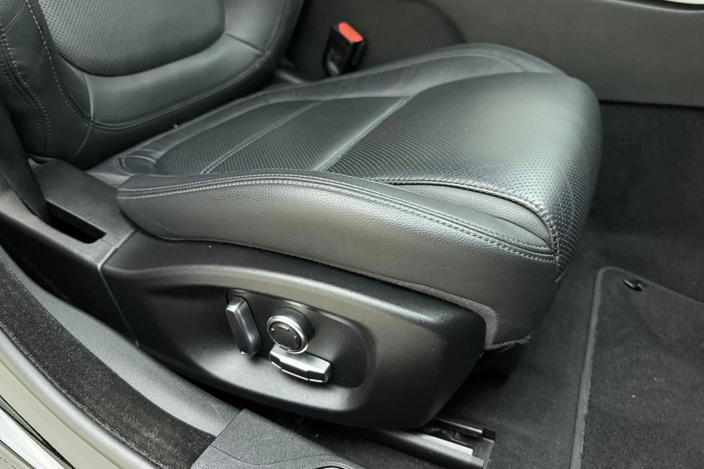 Jaguar XE – foto 15