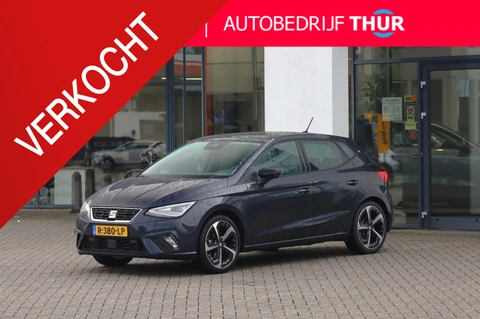 SEAT Ibiza 1.0 EcoTSI FR Plus 95PK / 70kW, NL auto, 1e eigenaar, nieuw door ons geleverd en onderhouden, 18" 'Performance' LMV met vierseizoenenbanden, navigatie groot, full LED verlichting, adaptieve cruise control (ACC), keyless start & entry, achteruitrijcamera (Rear View), privacy glas, lederen / alcantara bekleding, digital cockpit pro, 2-zone climatronic, verwarmbare voorstoelen etc.