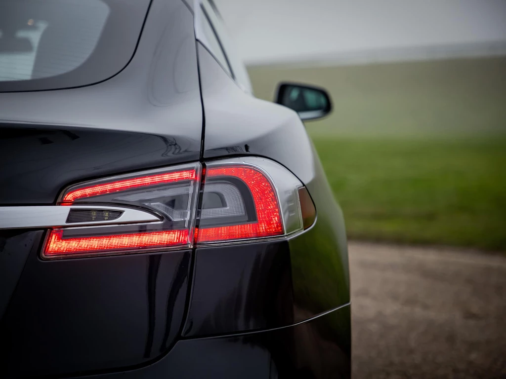 Tesla Model S – foto 27