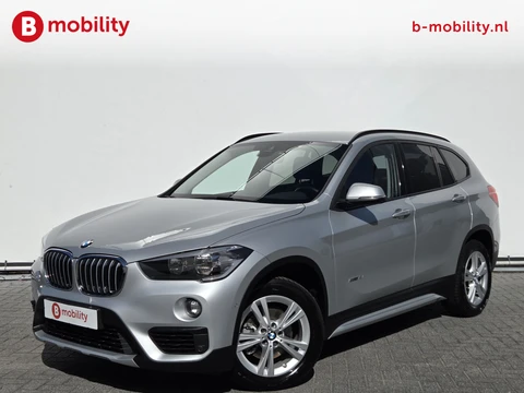 BMW X1 sDrive18i Executive X Line Automaat Trekhaak 1700kg | Achteruitrijcamera | Sportstoelen | Cruise Control | Navigatie