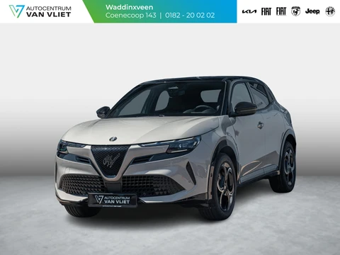 Alfa Romeo Junior Elettrica Ti 54 kWh | Clima | Adapt. Cruise | Keyless | Handsfree A-Klep | PDC rondom | Pack Techno | Warmtepomp | Bicolore