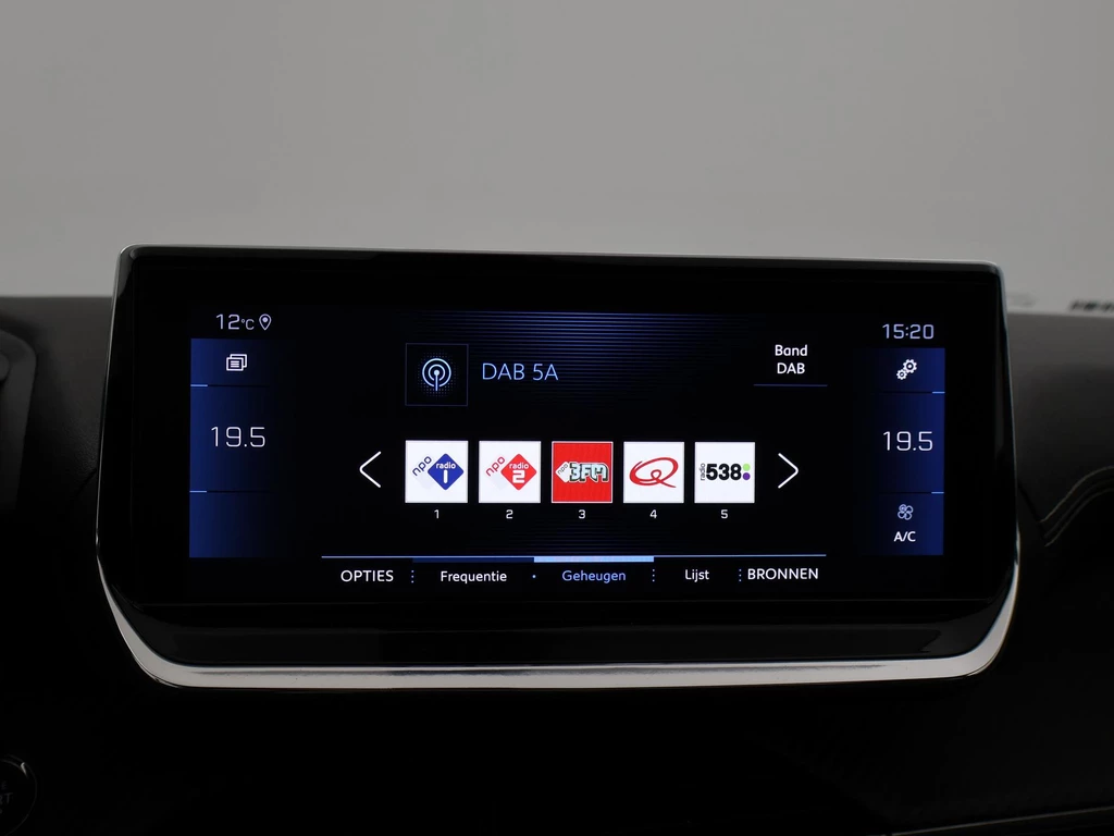 Peugeot 208 – foto 18