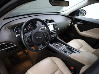 Jaguar F-PACE – thumbnail 8