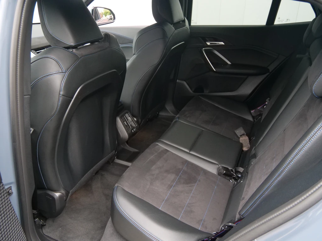 BMW iX2 – foto 11