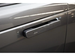 Land Rover Range Rover Velar – thumbnail 26