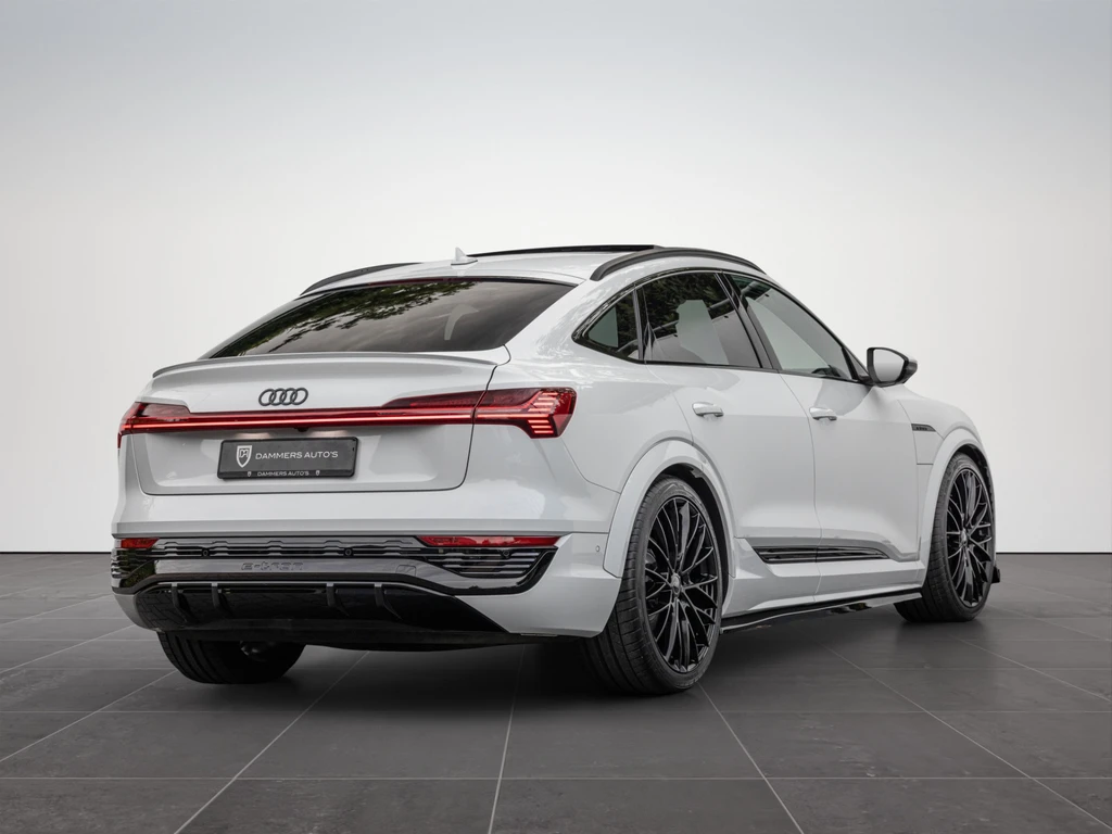 Audi Q8 Sportback e-tron – foto 5