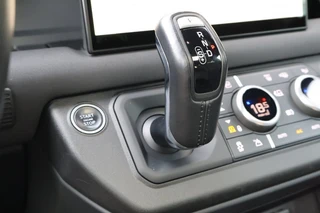 Land Rover Defender – thumbnail 17