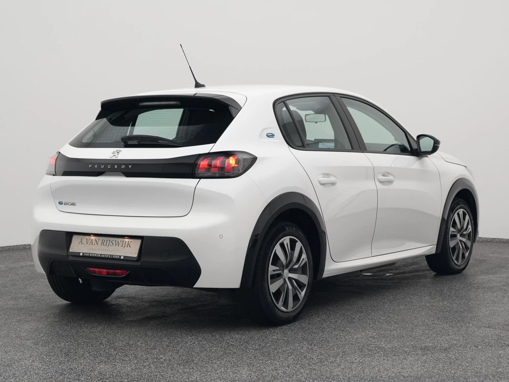 Peugeot e-208 – foto 11