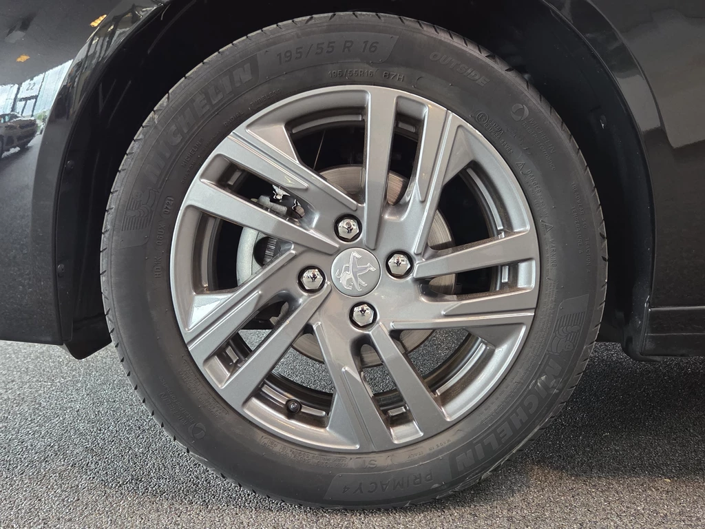 Peugeot 208 – foto 12