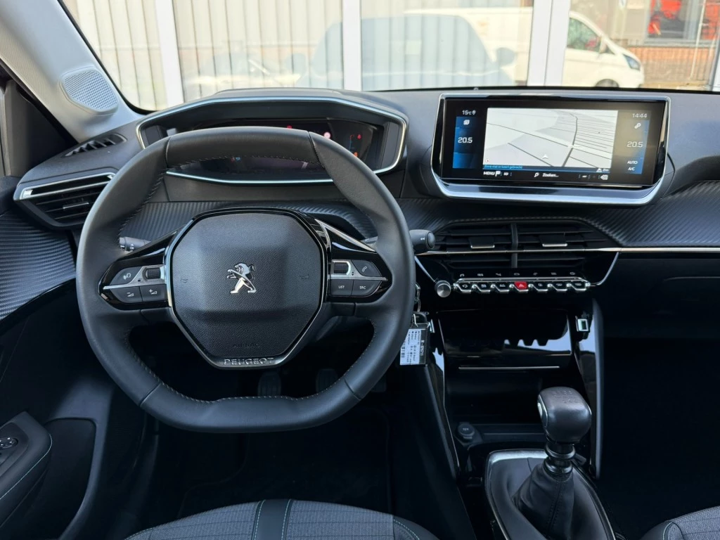 Peugeot 208 – foto 11