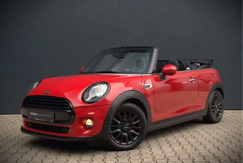 MINI Cooper Cabrio Mini 1.5 Chili | Stoelverwarming | Cruise Control | Navigatie | Ambiance Verlichting | Parkeersensoren | Keyless | Climate Control | Black Pack | Dealer Onderhouden |