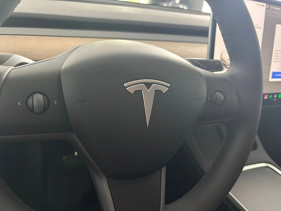Tesla Model Y – foto 8