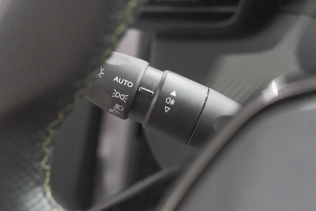 Peugeot e-208 – foto 37