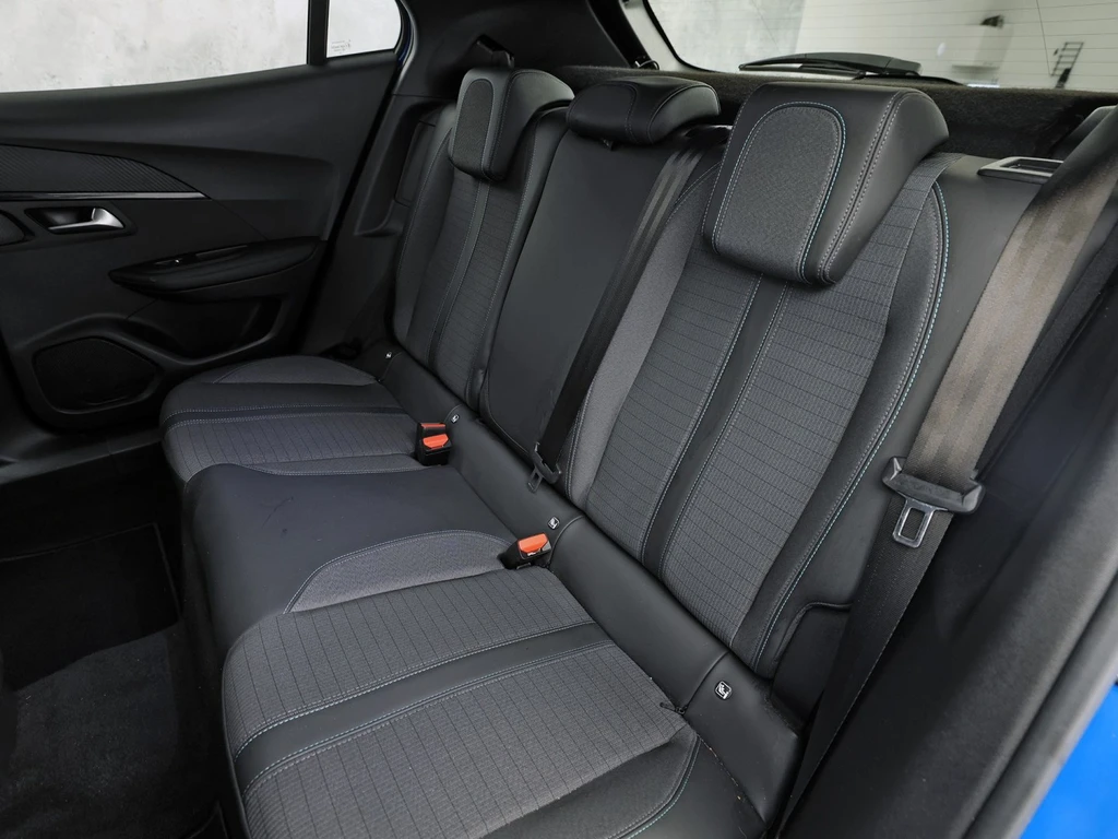Peugeot e-2008 – foto 17