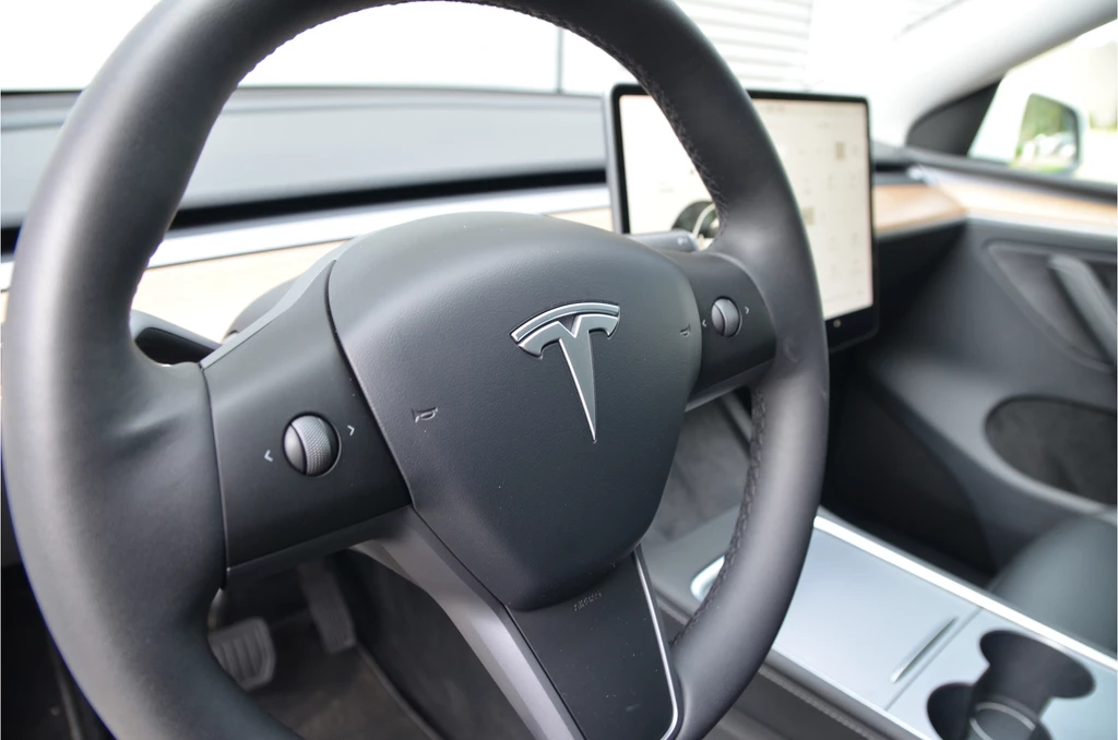Tesla Model Y – foto 16