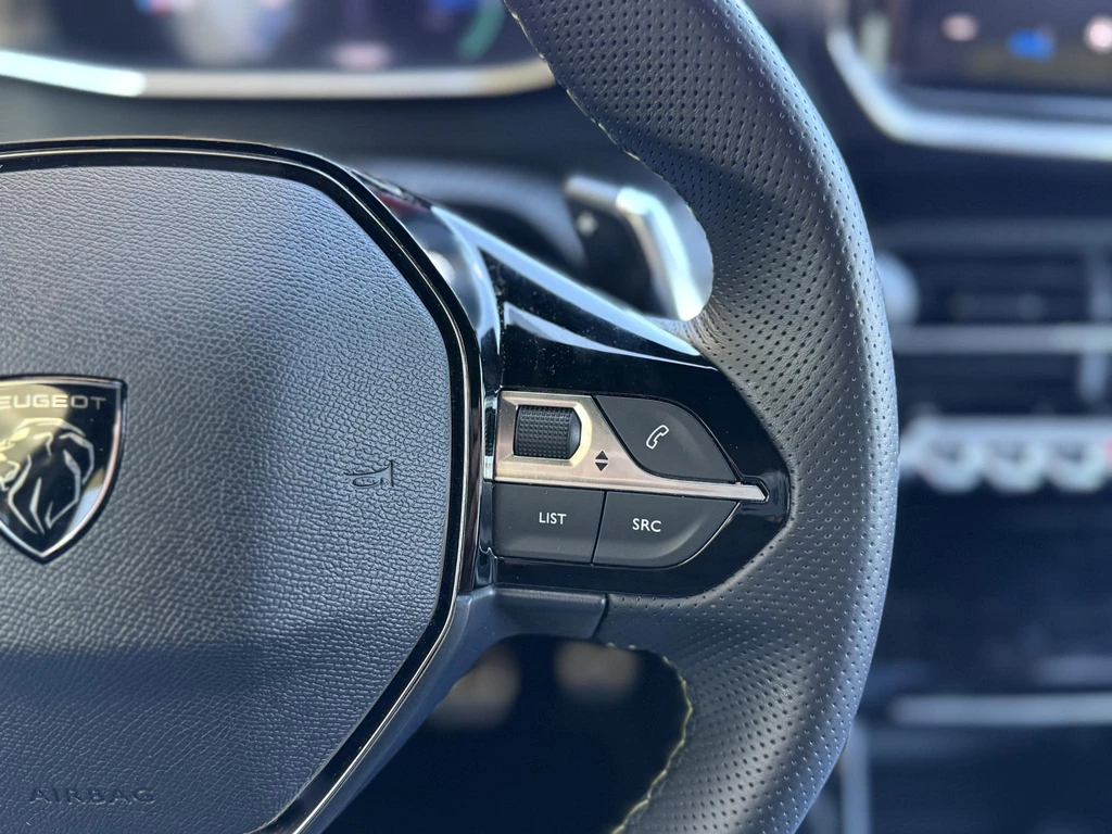 Peugeot 208 – foto 18