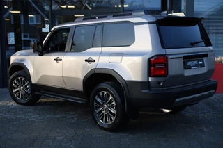 Toyota Land Cruiser – thumbnail 4