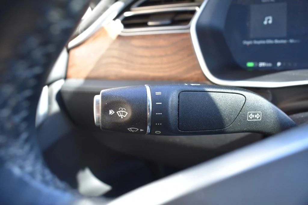 Tesla Model X – foto 19