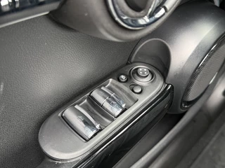 MINI Cooper Cabrio – thumbnail 17