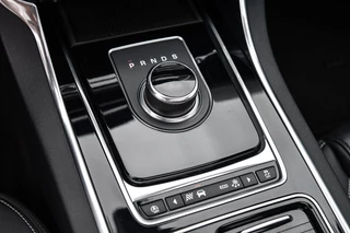 Jaguar XE – thumbnail 24