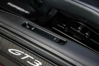 Porsche 911 – thumbnail 18