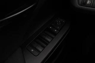 Toyota C-HR – thumbnail 12