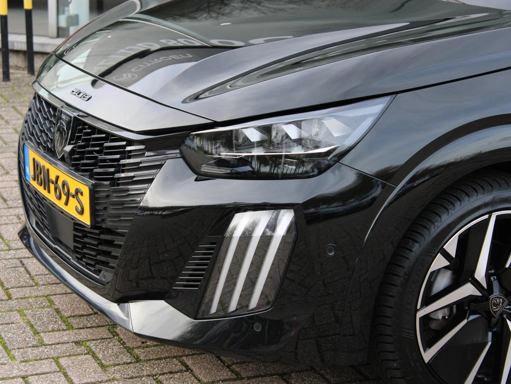 Peugeot 208 – foto 18