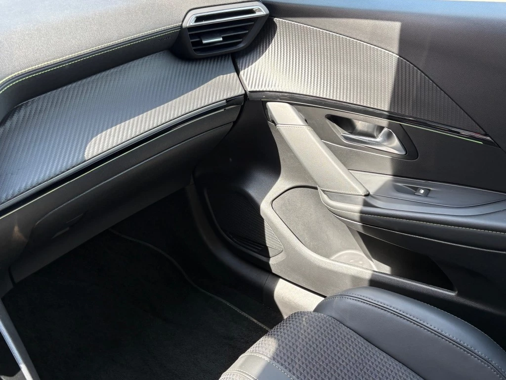 Peugeot 208 – foto 17